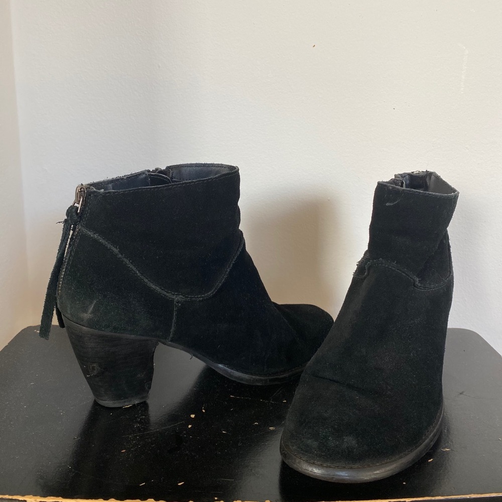 Steve Madden black booties